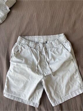 Katin Men's Light Beige 7 inch Inseam Shorts